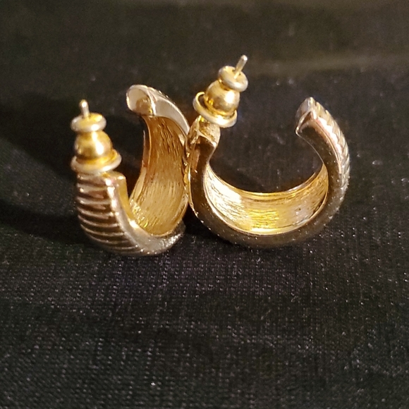 Earrings - Picture 5 of 5